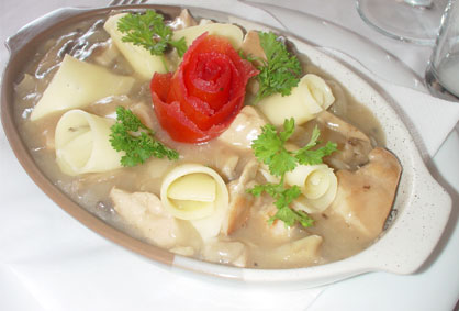 50% попуст на Пилешко во сос во Ресторан Чун во вредност од 320ден. за само 159ден.