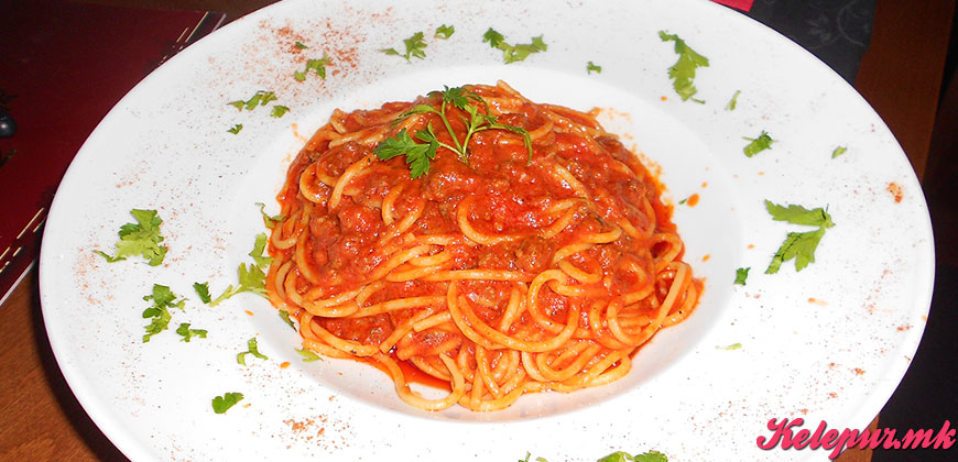 50% попуст на SPAGHETTI BOLOGNESE ВО PIZZERIA & RESTAURANT LUNA во вредност од 240ден. за само 119ден.